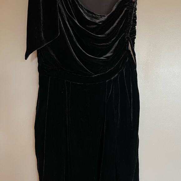 ULLA JOHNSON Tess Jumpsuit in Noir Size 2 Black Velvet One Shoulder Bow Detail - Picture 7 of 16